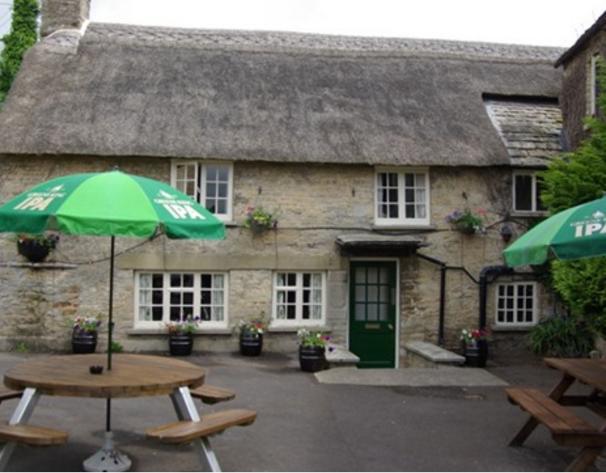 The Bell Inn Ducklington 외부 사진