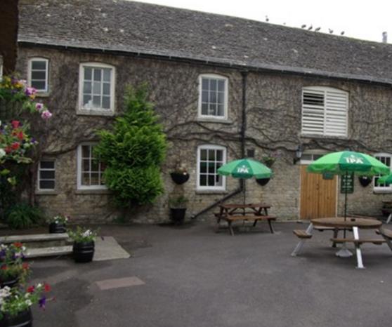 The Bell Inn Ducklington 외부 사진